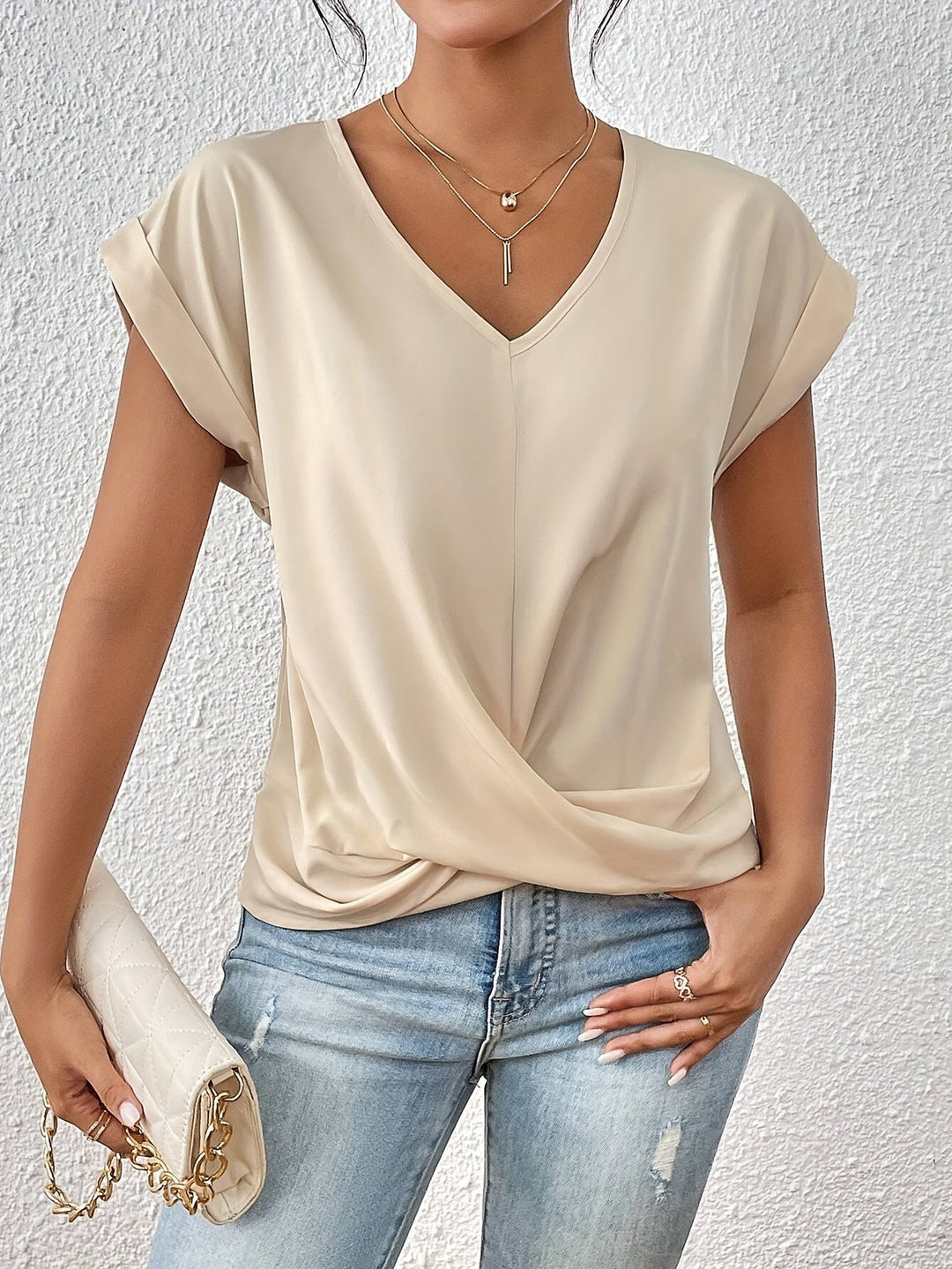 LYRA - Sweetheart Tee